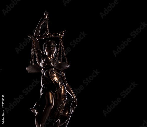 statue of the goddess of justice