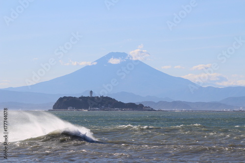 江ノ島と富士山
