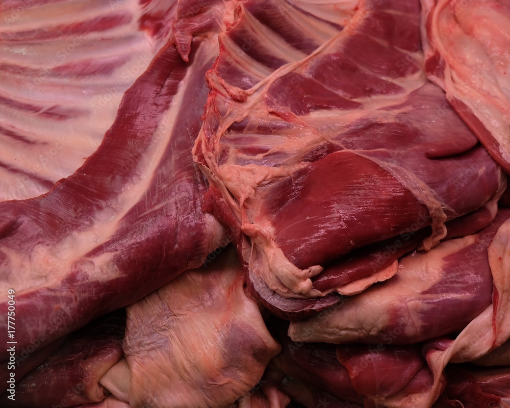 meat bones / raw meat / meat /butcher / food market / fleisch
