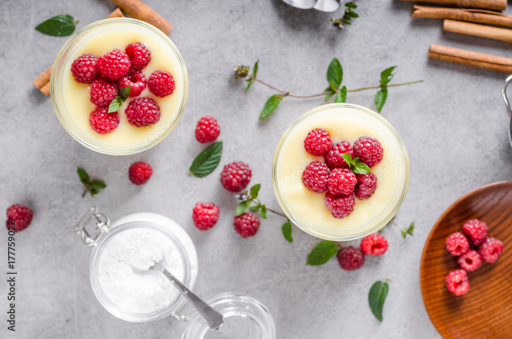 Vannila berries pudding Vannila berries pudding