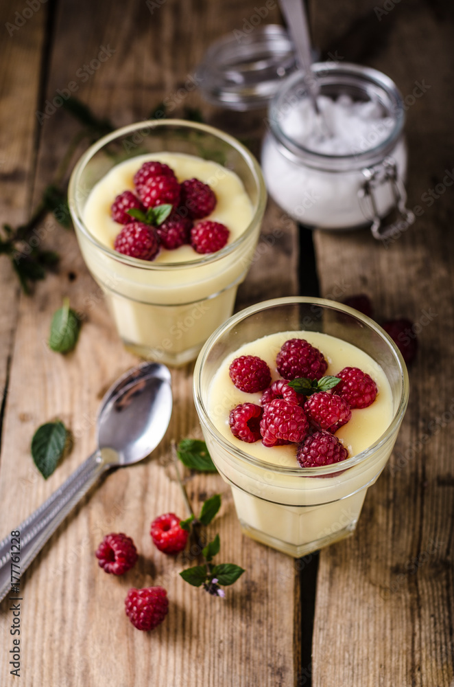 Vannila berries pudding Vannila berries pudding