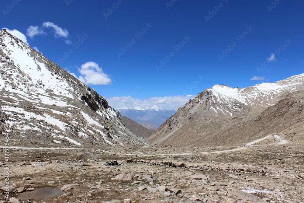 Obraz premium beautiful mountain landscape in Nepal.to a meeting of adventure