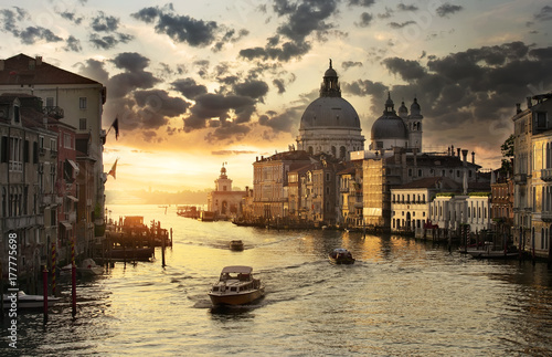 Beautiful calm sunset in Venice © Givaga