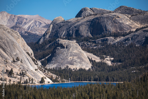Foto Tanya Lake view from Tioga Pass