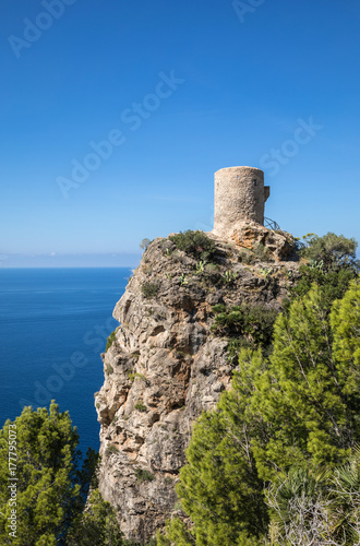 La Tour du verger à Banyalbufar sur l'île de Majorque (Îles Baléares, Espagne) © Thomas Pajot