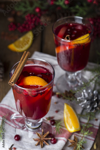 hot mulled wine with cinnamon, cardamom and anise