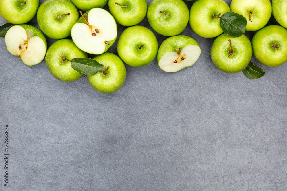 Äpfel Apfel grün Obst Schiefertafel Textfreiraum Frucht Früchte von oben Äpfel Apfel grün Obst Schiefertafel Textfreiraum Frucht Früchte von oben