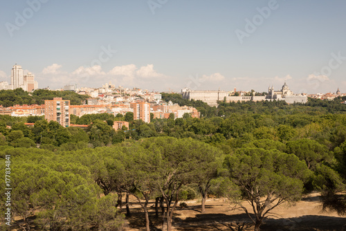 Desde Plaza España hasta la catedral de la Almudena vista desde el teleférico.