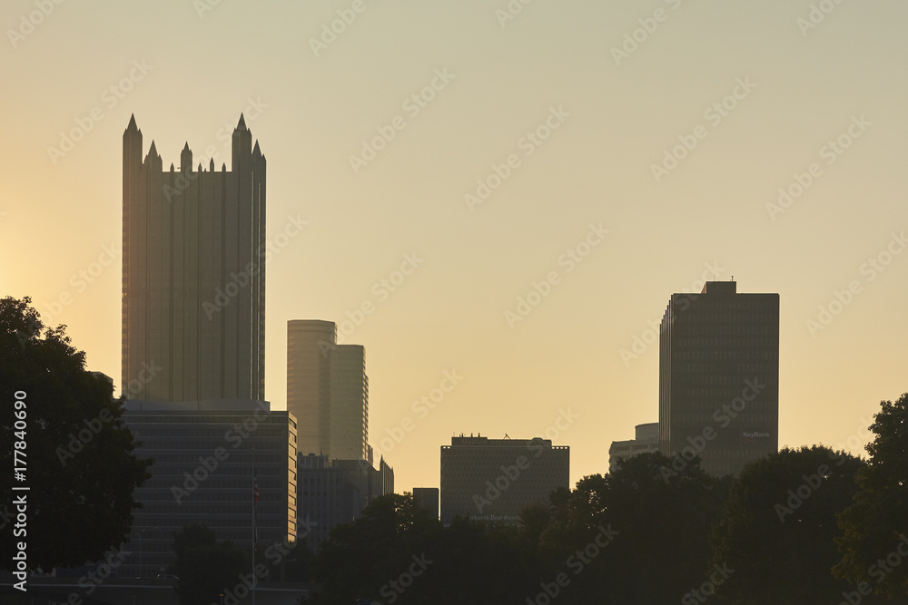 Obraz premium Downtown Pittsburgh, Pennsylvania at sunrise