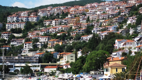 Wallpaper Mural Crowded town Torontodigital.ca