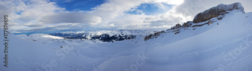 Panoramaaufnahme aufgenommen im Winter oberhalb der Hahenk  pfle Bergstation am gro  en Ifen im Kleinwalsertal in   sterreich