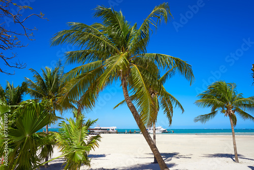 Cancun Playa Langostas beach in Mexico © lunamarina
