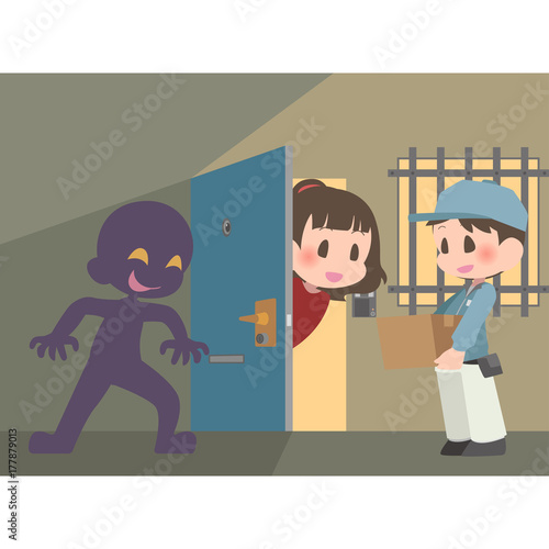 ドアの死角に隠れる不審者