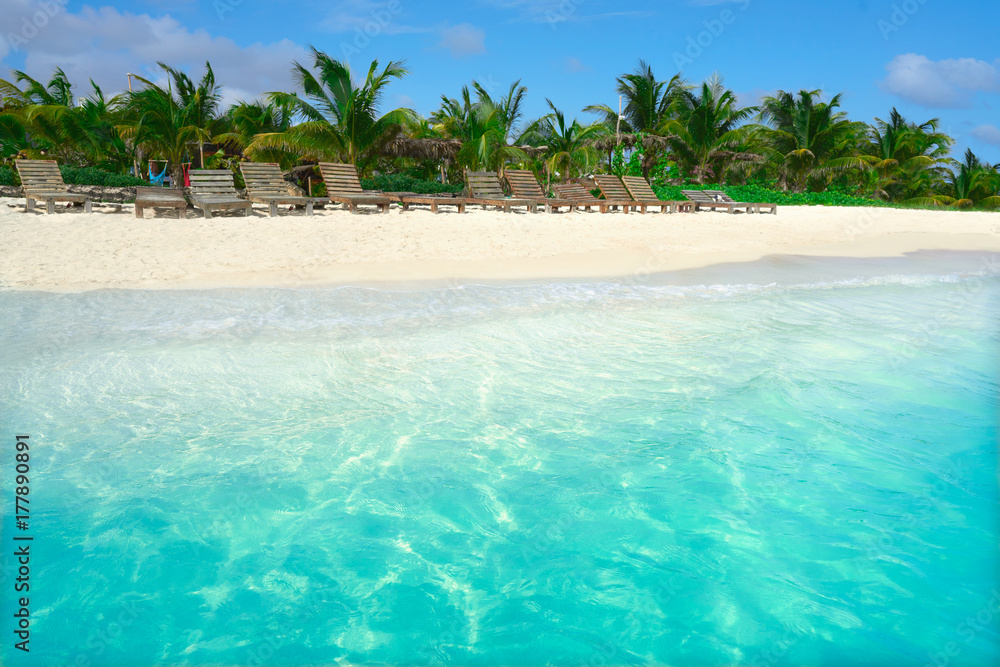 Obraz premium Mahahual Caribbean beach in Costa Maya