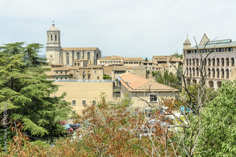 Obraz premium urban scenery of the city of Gerona, Spain.