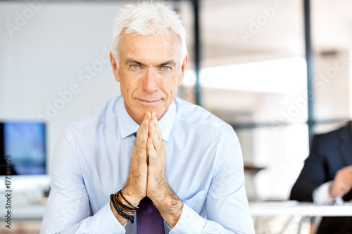 Wallpaper Mural Businessman at the office Torontodigital.ca