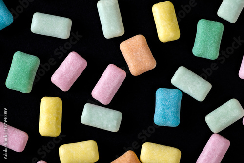 Obraz na plátně Brightly colored close up chewing gum