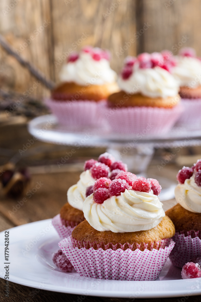 Candied cranberries and cream cheese  cupcakes