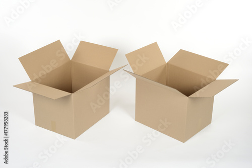 Cajas de cartón © imstock