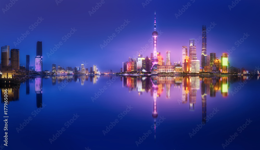 Fototapeta premium Shanghai skyline cityscape