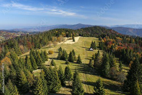 Fototapeta Naklejka Na Ścianę i Meble -  Beautiful autumn landscape of Gorce Mountains, Poland