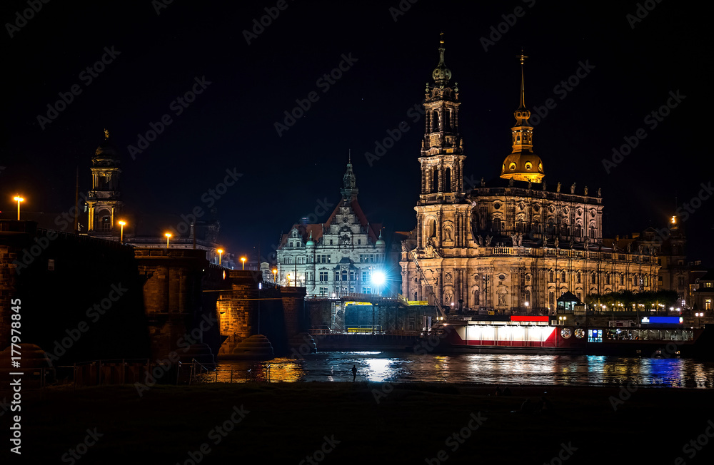 Dresden bei Nacht, Sachsen, Deutschland