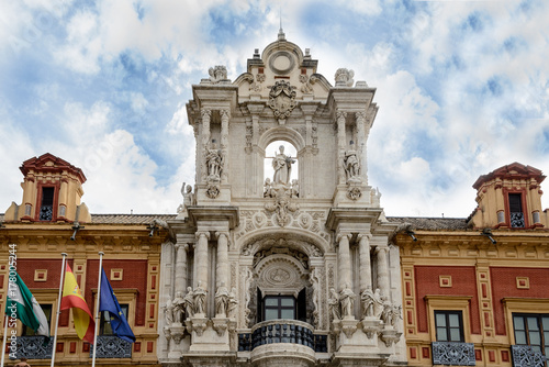 Portada de estilo barroco del Palacio de San Telmo, sede de la Presidencia de la Junta de Andalucia en Sevilla, España