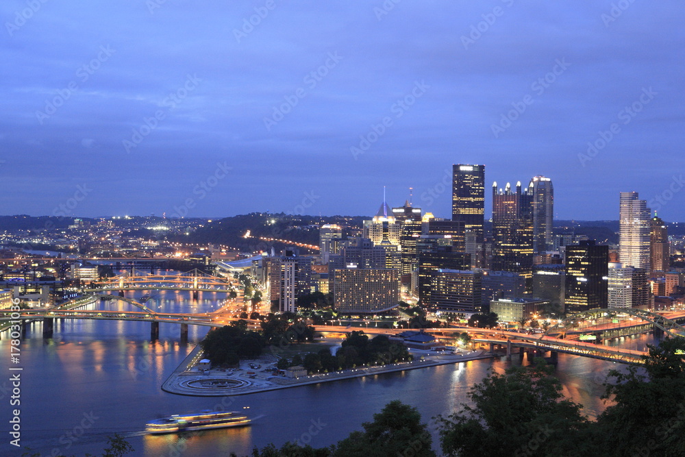 Overlook the Pittsburgh city