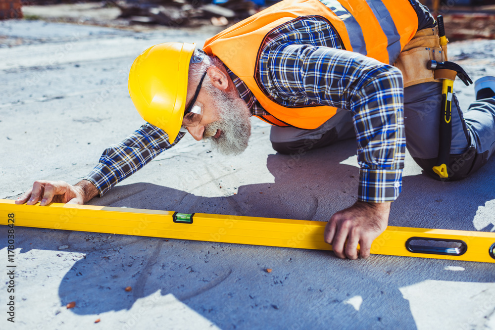 Spirit level in construction deals