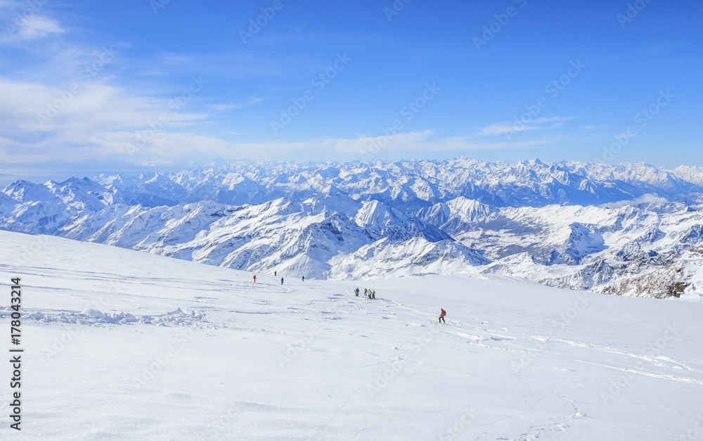 Skifahren auf den höchsten Gletschern der Alpen