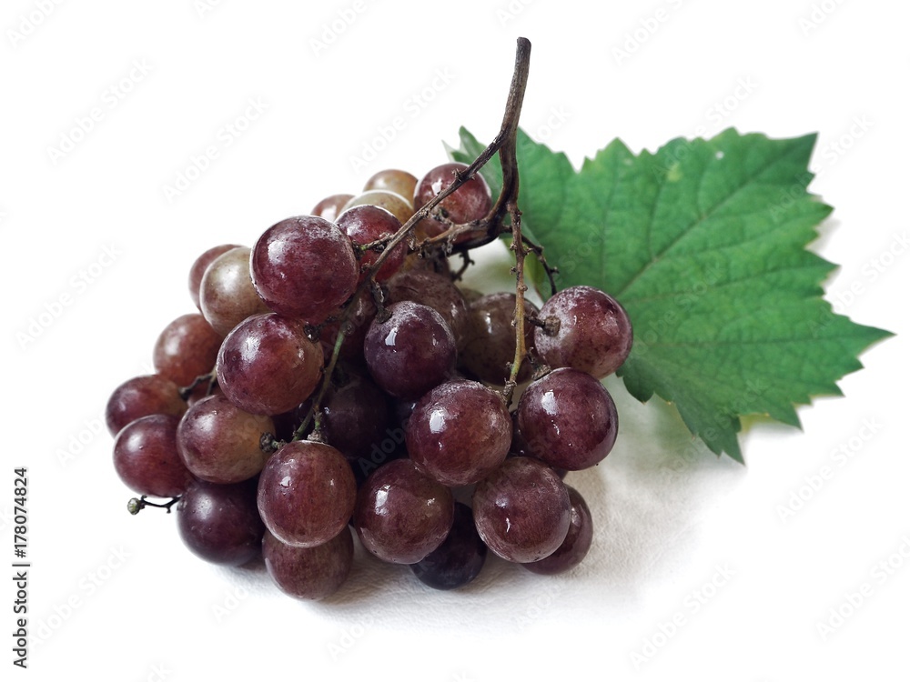 Fototapeta premium Fresh grapes isolated