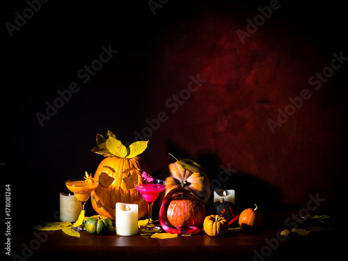 Halloween pumpkins and drinks