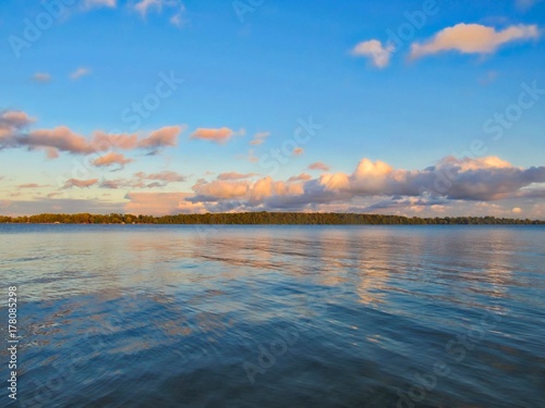Fototapeta Naklejka Na Ścianę i Meble -  Sunset colors at lake Simcoe, Ontario, Canada