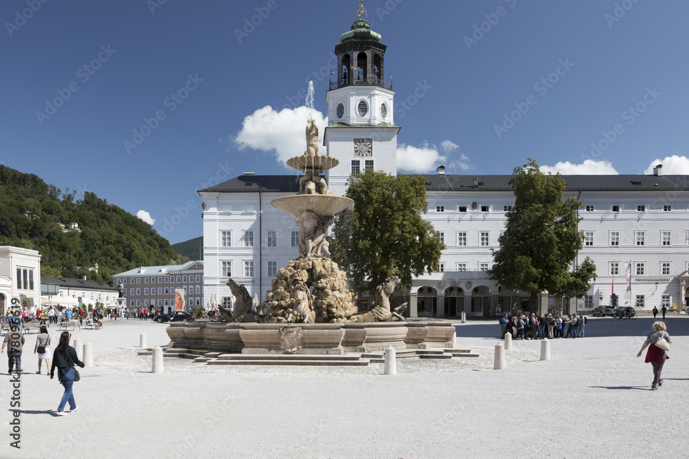 Brunnen auf dem Residenzplatz in Salzburg