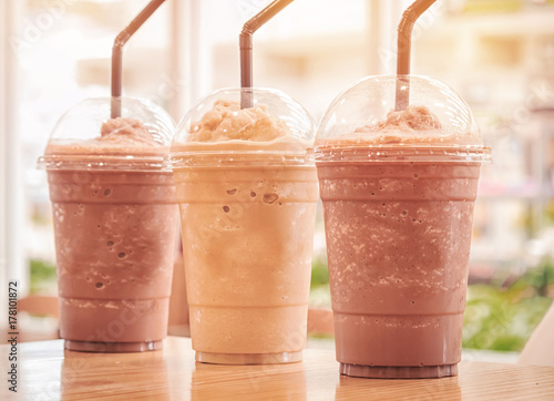 Tableau sur toile Chocolate Frappe and Frappuccino on wood table