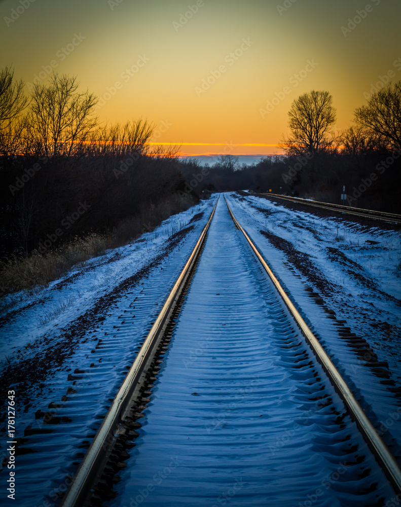 Fototapeta premium Railway Track Sunset