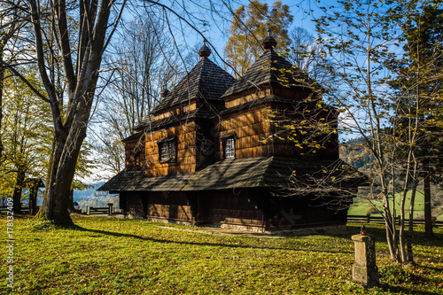 Obraz na płótnie Wooden orthodox church of Sts. Archangel Michael in Smolnik village, Bieszczady, Poland w salonie