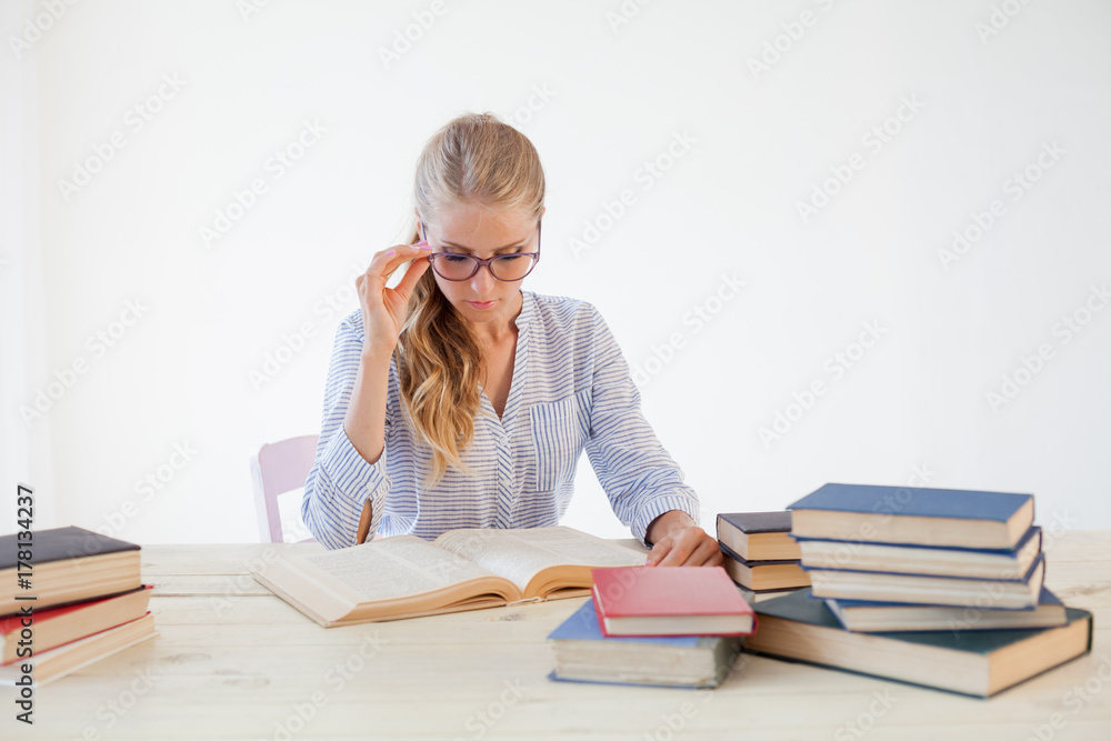 girl business Secretary reads books is preparing for the exam girl business Secretary reads books is preparing for the exam