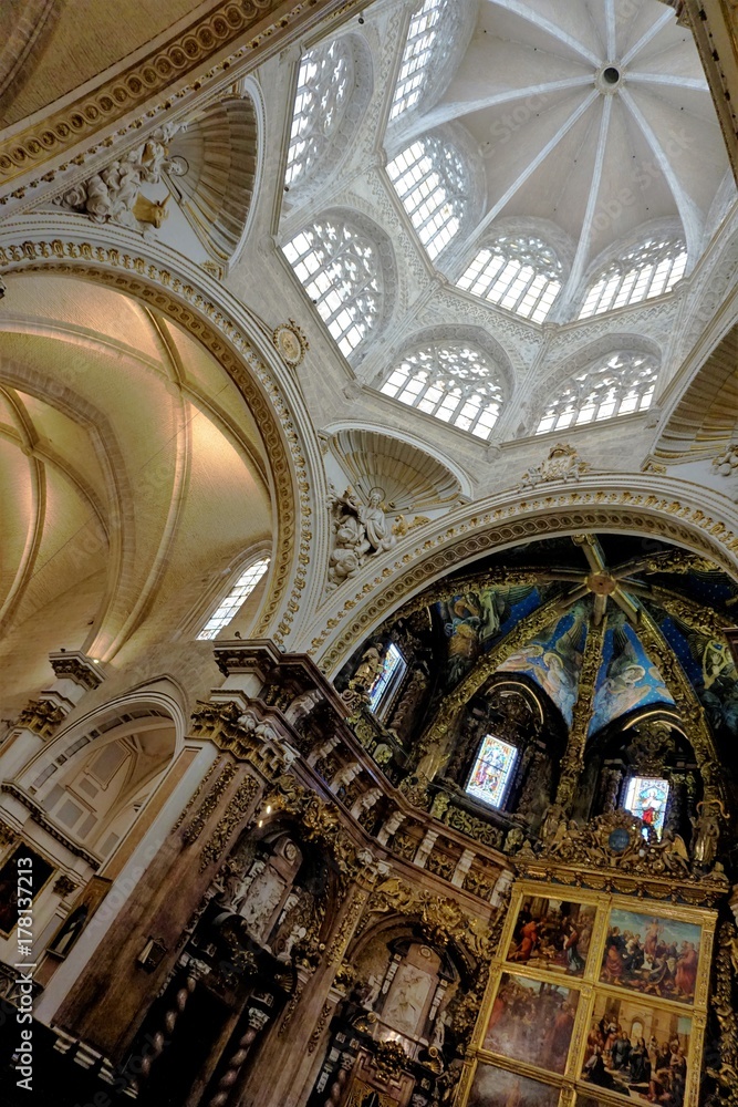 Kanzel und Kuppel der Kathedrale Valencia