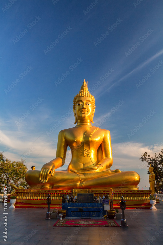 Golden Buddha statue in Pattaya Golden Buddha statue in Pattaya