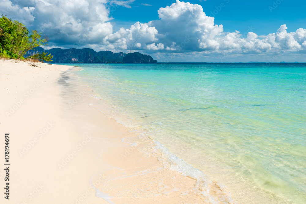 Beautiful scenery of a harsh place Pod island. Thailand Beautiful scenery of a harsh place Pod island. Thailand