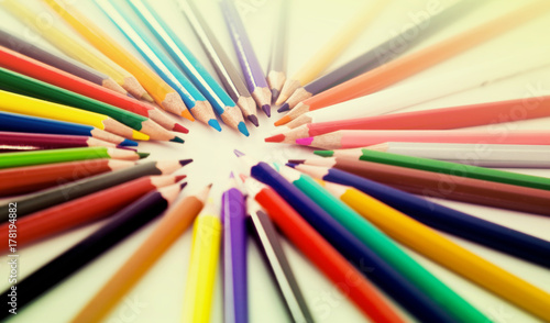 Obraz na plátne colored pencils lying circle