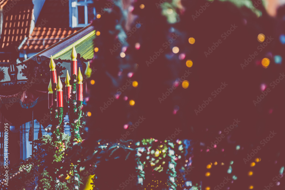 Φωτογραφία Deko an Verkaufsständen auf dem Erfurter Weihnachtsmarkt