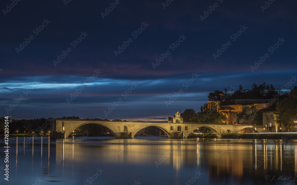 Pont d'Avignon avant lever du soleil