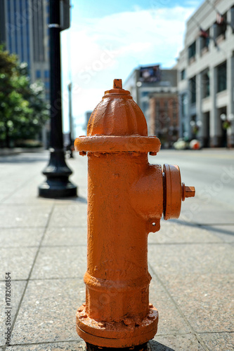 pomarańczowy hydrant