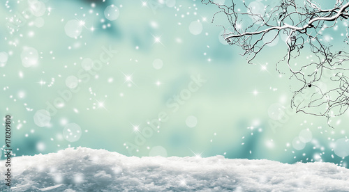 idyllische schneelandschaft winterlandschaft abstrakter hintergrund mit produkt präsentationsfläche