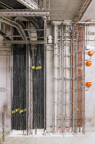 electrical wiring in an industrial building © kefca