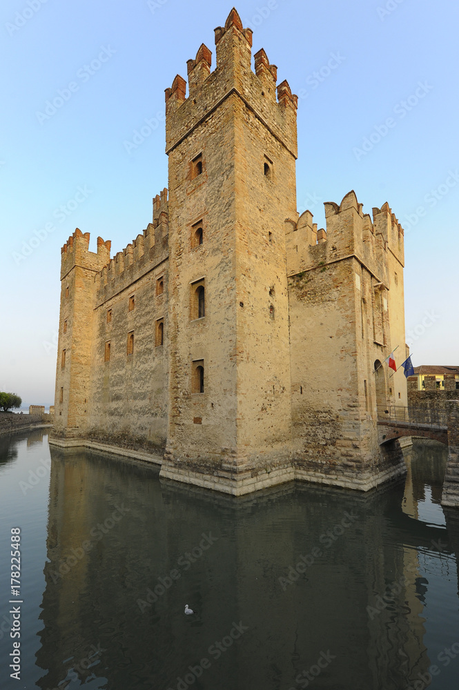 Obraz premium Scaliger castle - the 13th century fortress in Sirmione, Lake Garda,Italy