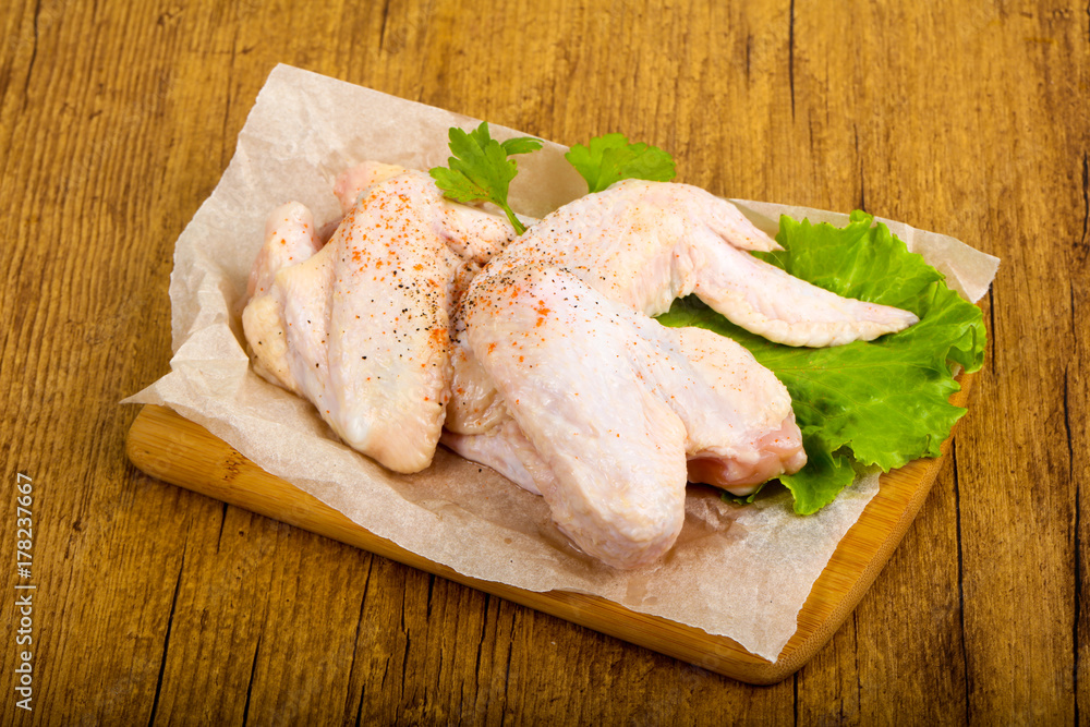 Raw chicken wings Raw chicken wings