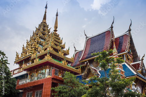 Wallpaper Mural Bangkok Thailand: Wat Khun Chan Temple ( 1144 เทอดไท28 Khwaeng Talat Phlu, Khet Thon Buri, Krung Thep Maha Nakhon 10600) Torontodigital.ca